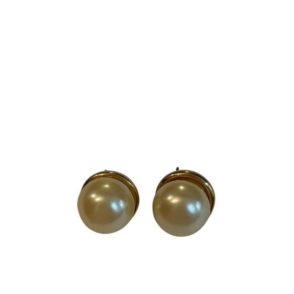Classic Faux Pearl Goldtone Stud Earrings 0.5 inch - Picture 1 of 3